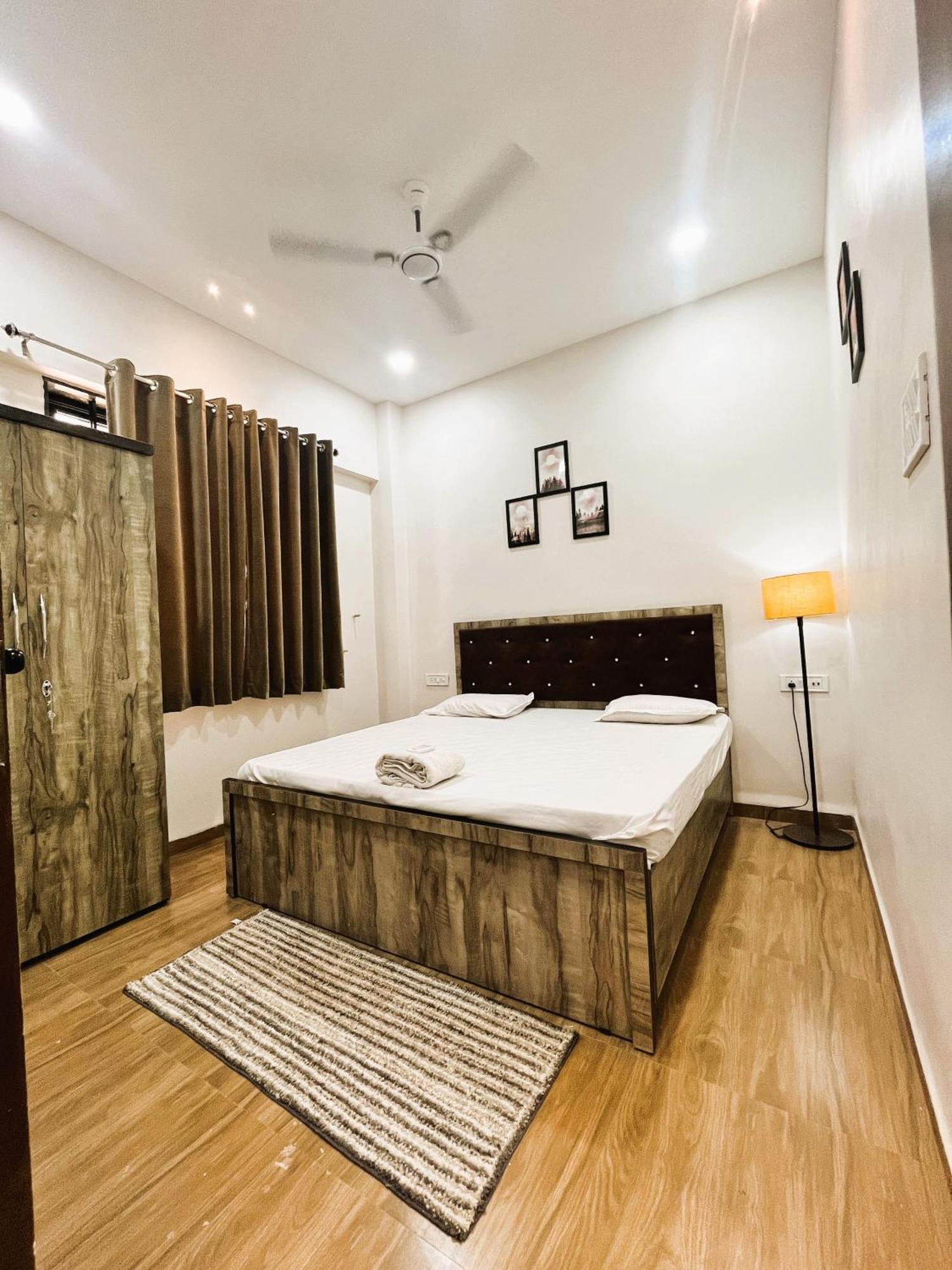 Shree Stay Inn Luxe' Holiday Home Ujjain Buitenkant foto