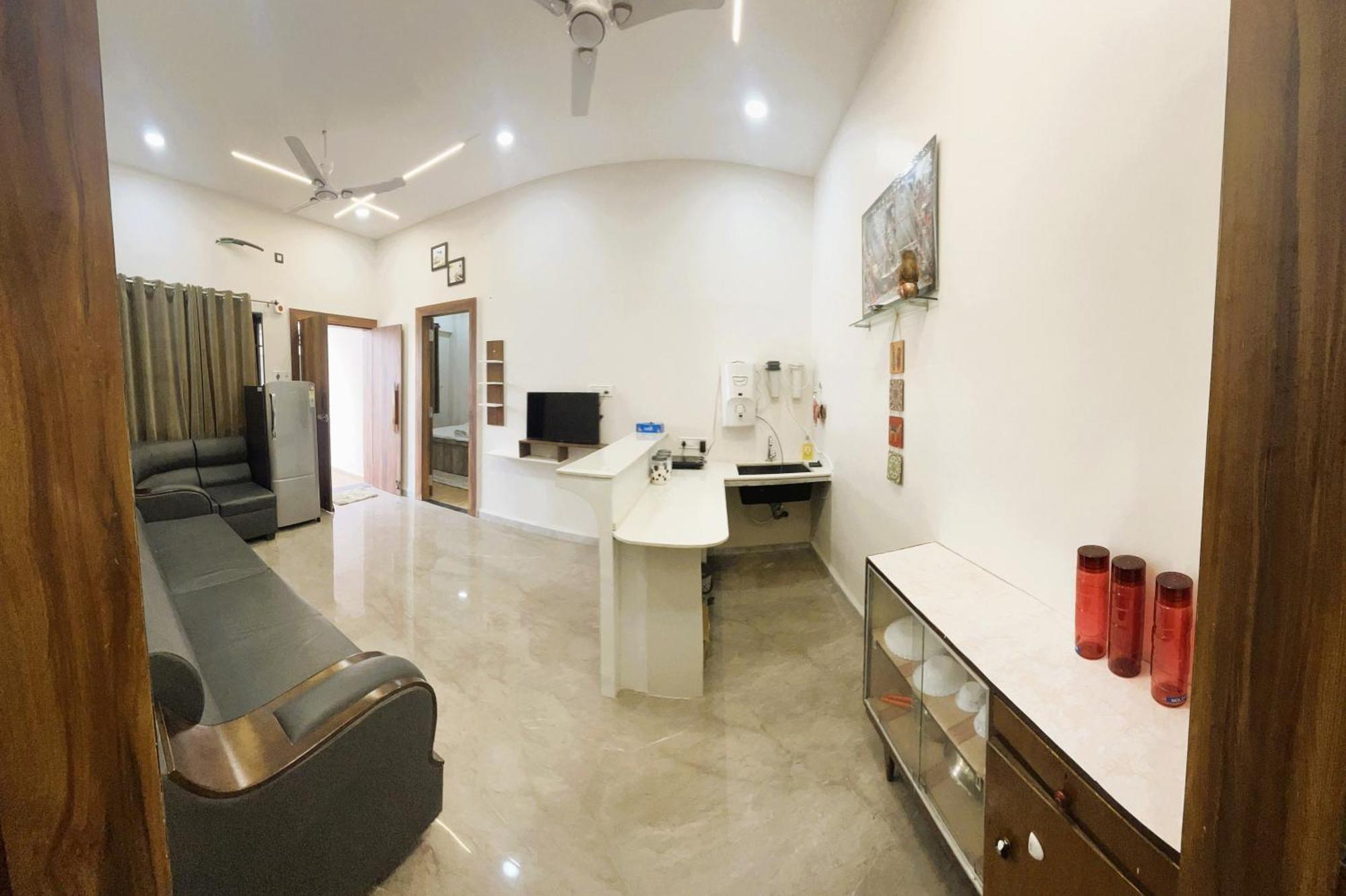 Shree Stay Inn Luxe' Holiday Home Ujjain Buitenkant foto