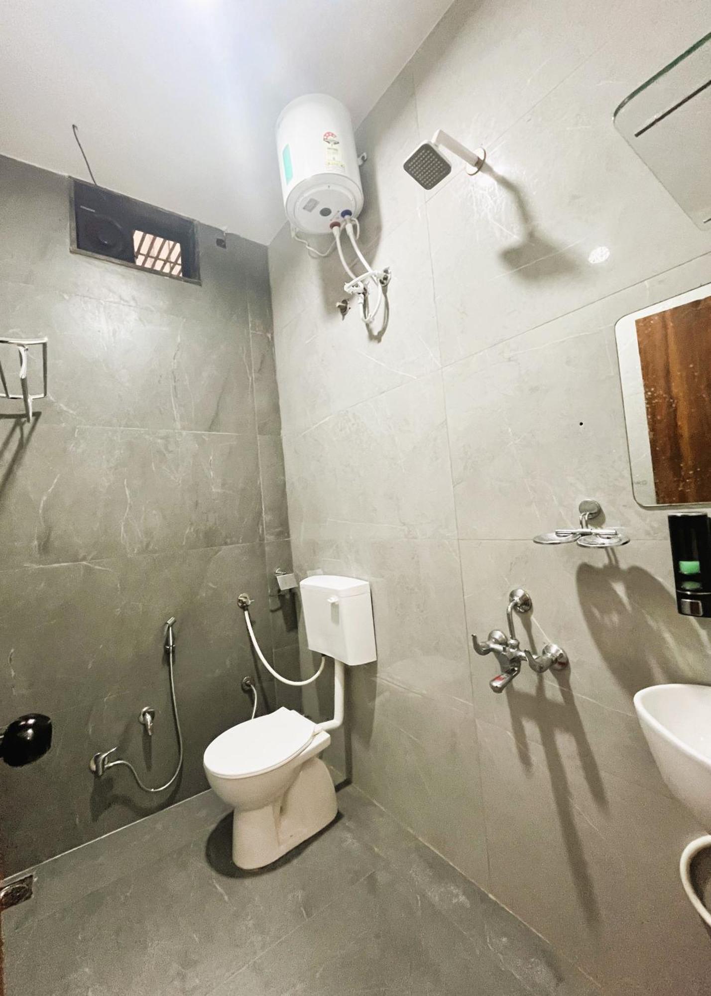 Shree Stay Inn Luxe' Holiday Home Ujjain Buitenkant foto
