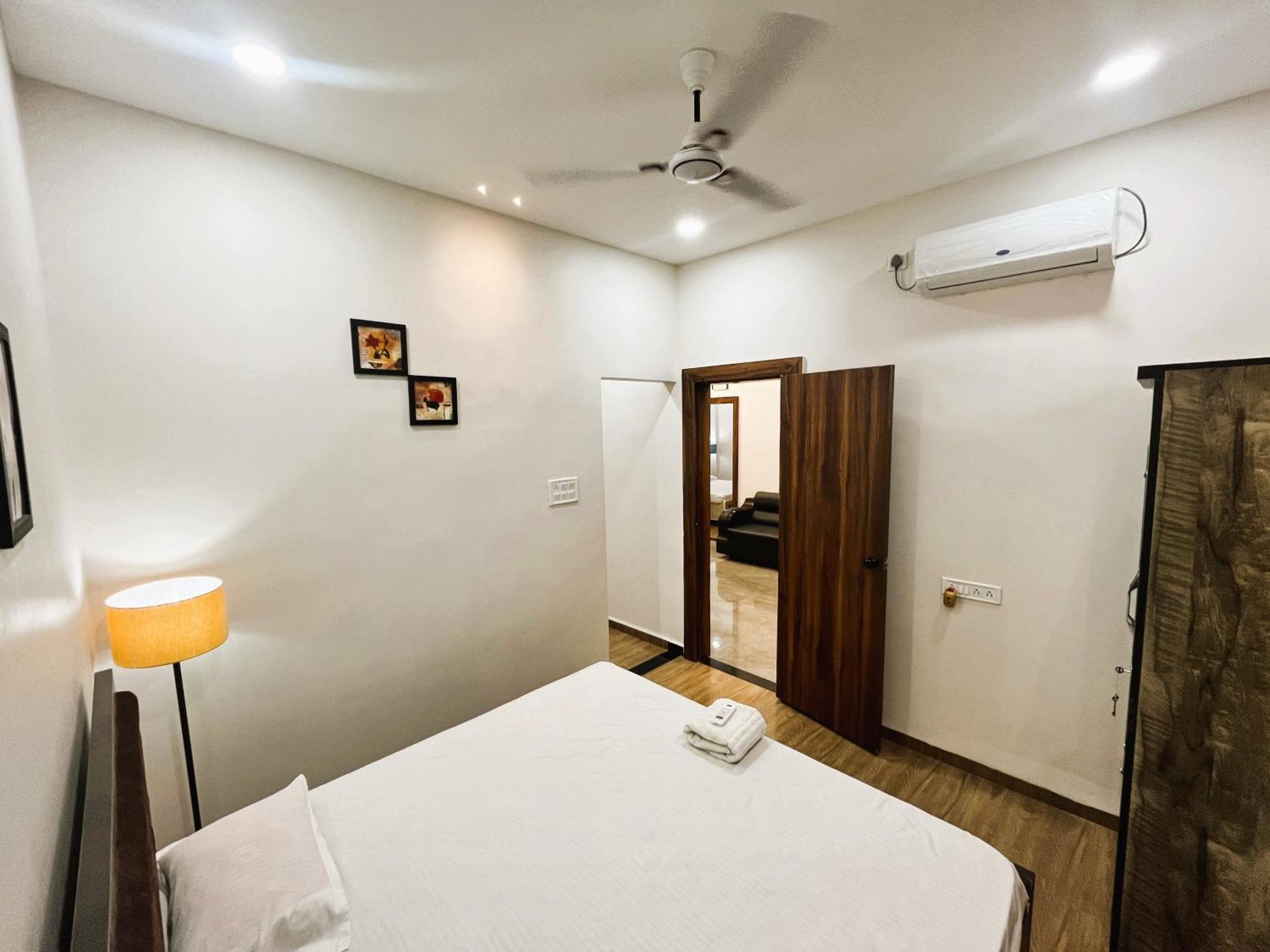 Shree Stay Inn Luxe' Holiday Home Ujjain Buitenkant foto