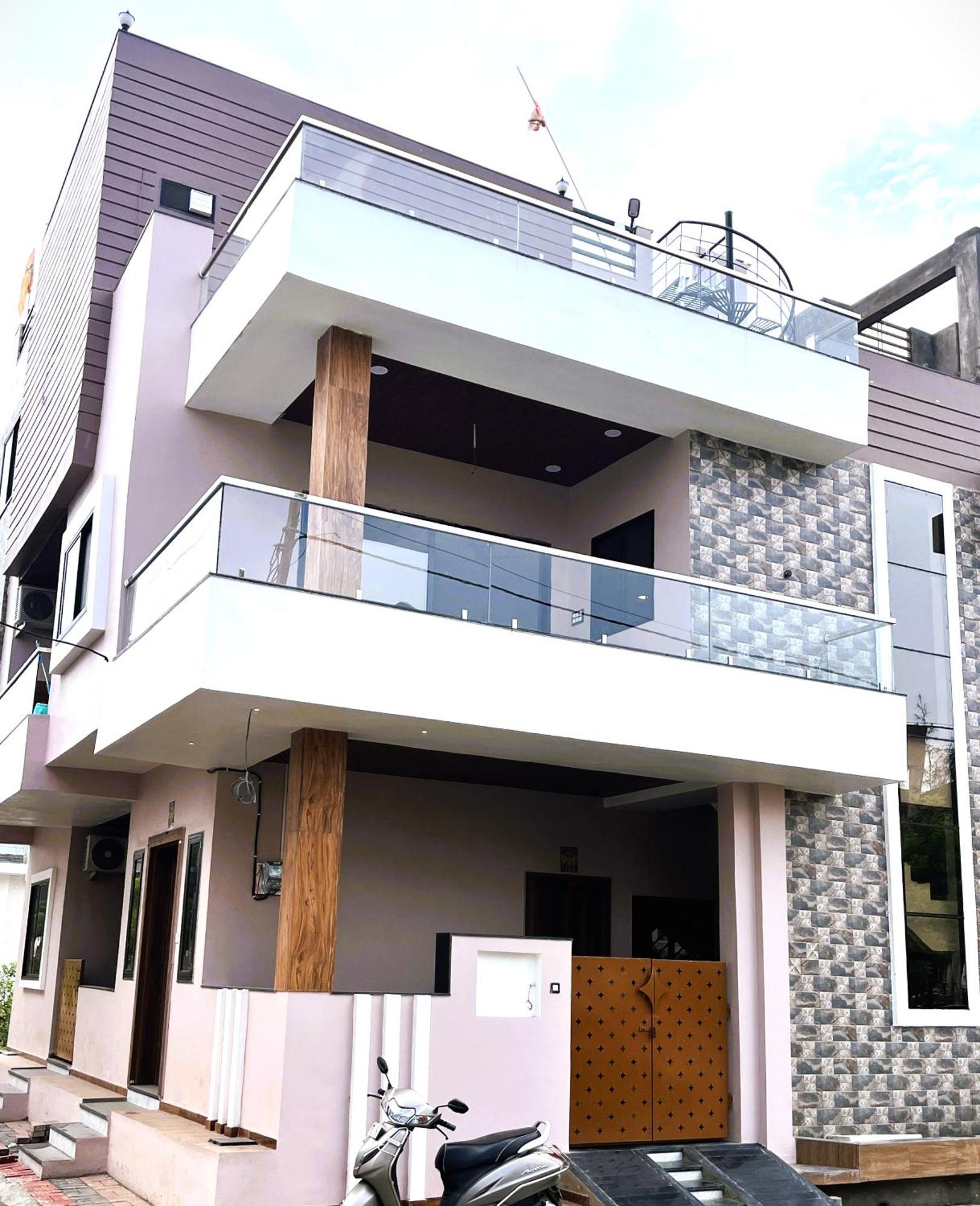 Shree Stay Inn Luxe' Holiday Home Ujjain Buitenkant foto